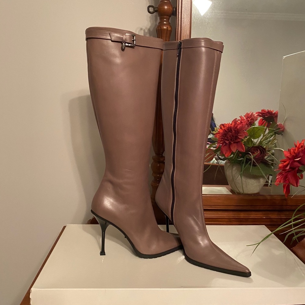 Giovanni Monti Knee High Boots NEW IN BOX